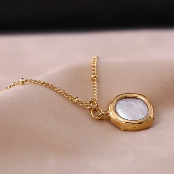 New!! 18K Gold Stainless Steel Exquisite Natural Pearl Pendant Necklace - Picture 2 of 7